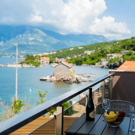 Family House Bjelila Villa Tivat Exteriör bild