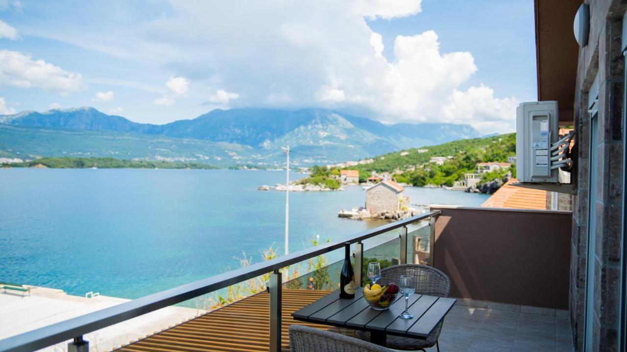 Family House Bjelila Villa Tivat Exteriör bild